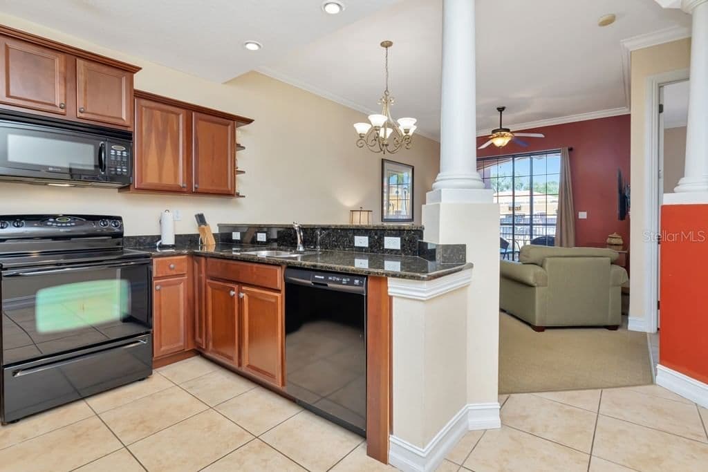 Photo 5 of 13941 CLUBHOUSE