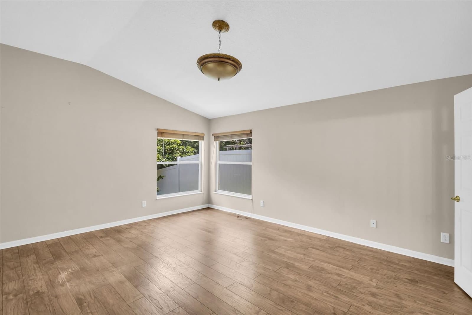 Photo 4 of 12415 RUSTIC VIEW
