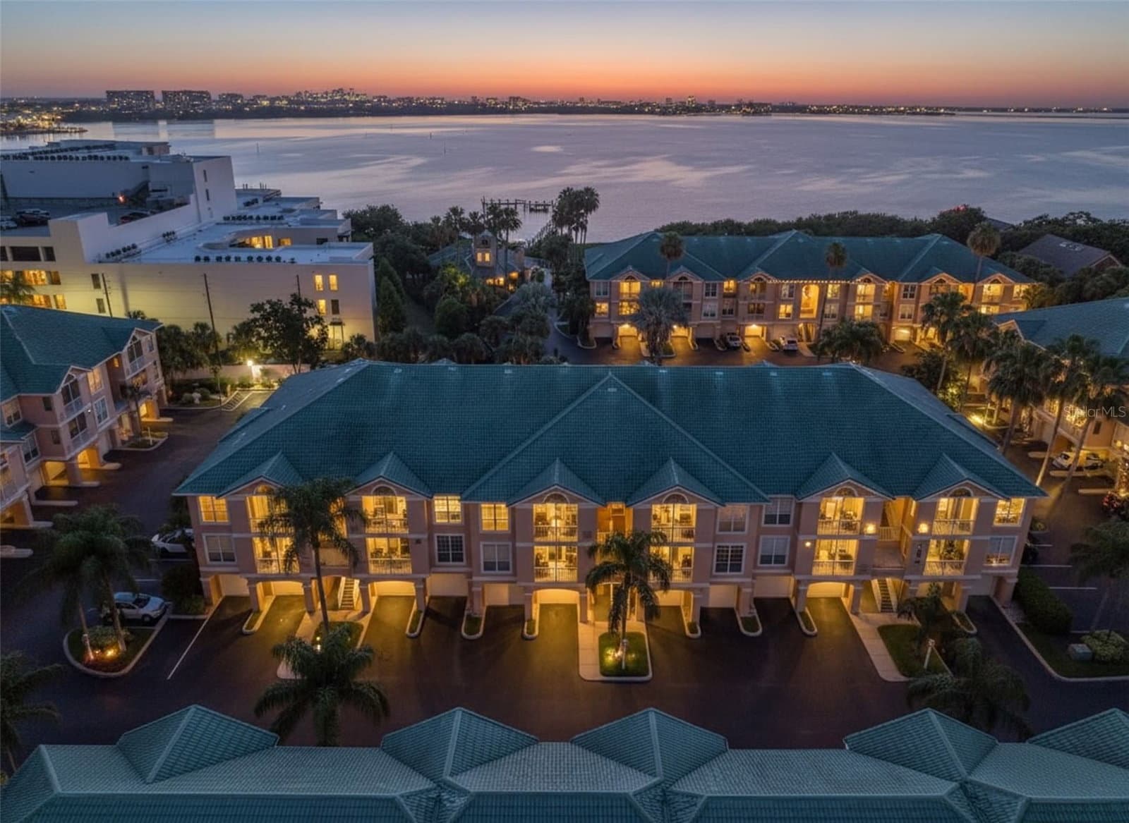 3312 BAY CLUB