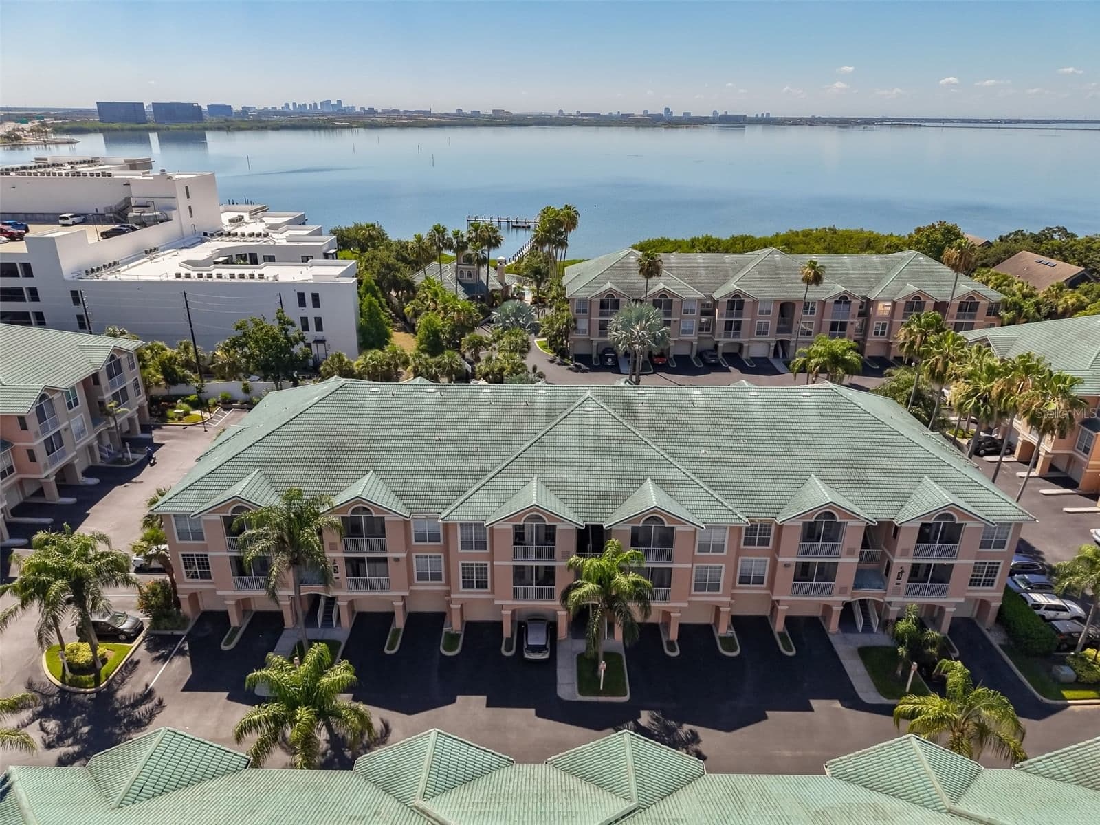 3312 BAY CLUB