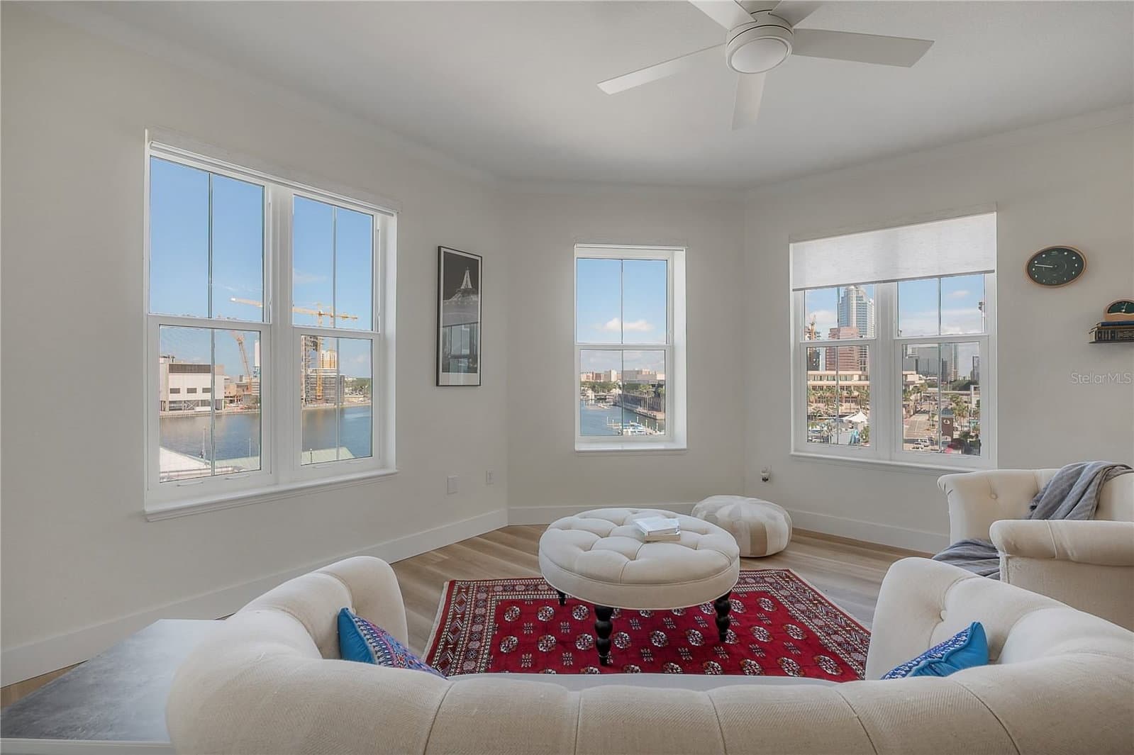 700 HARBOUR ISLAND