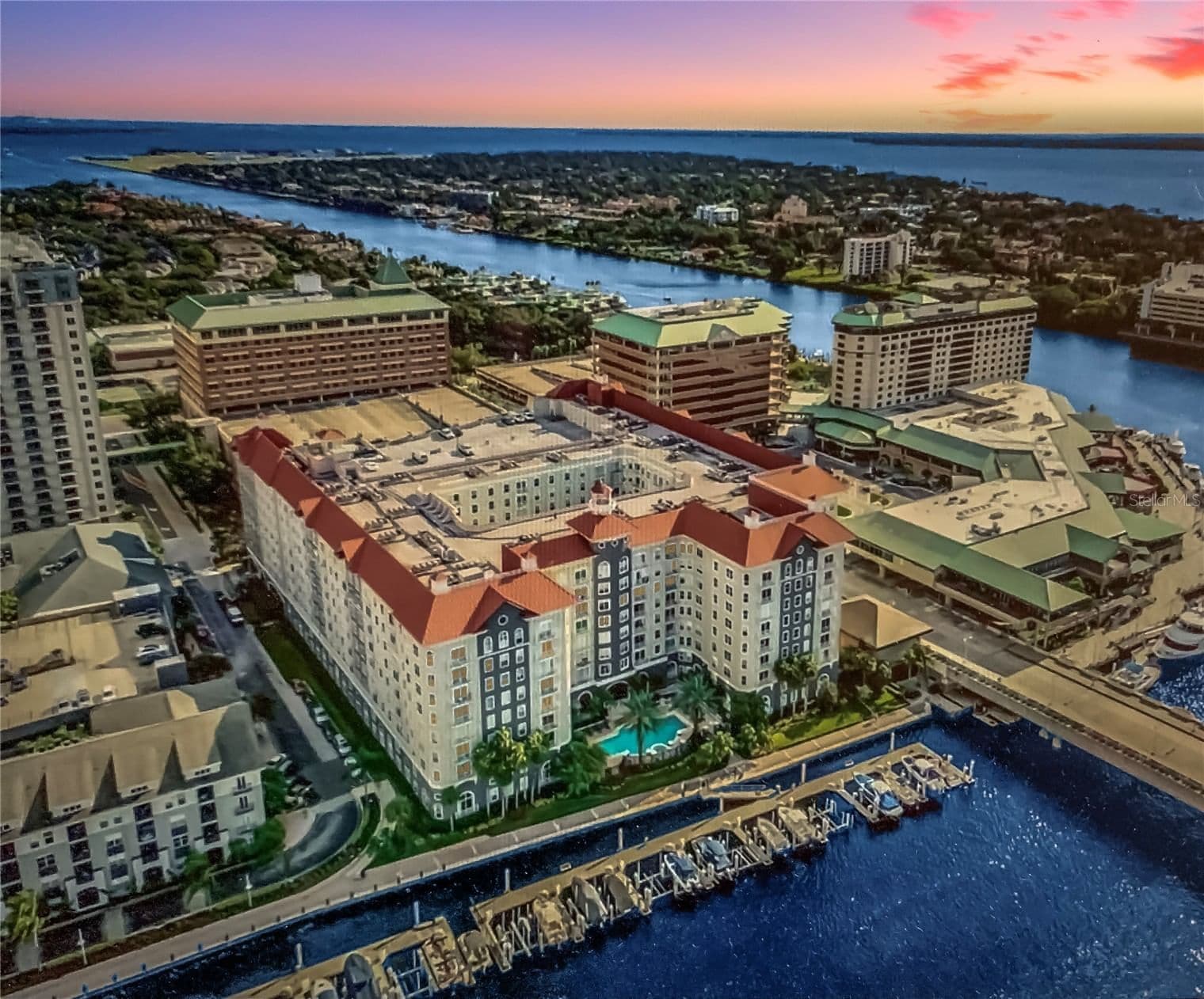 700 HARBOUR ISLAND