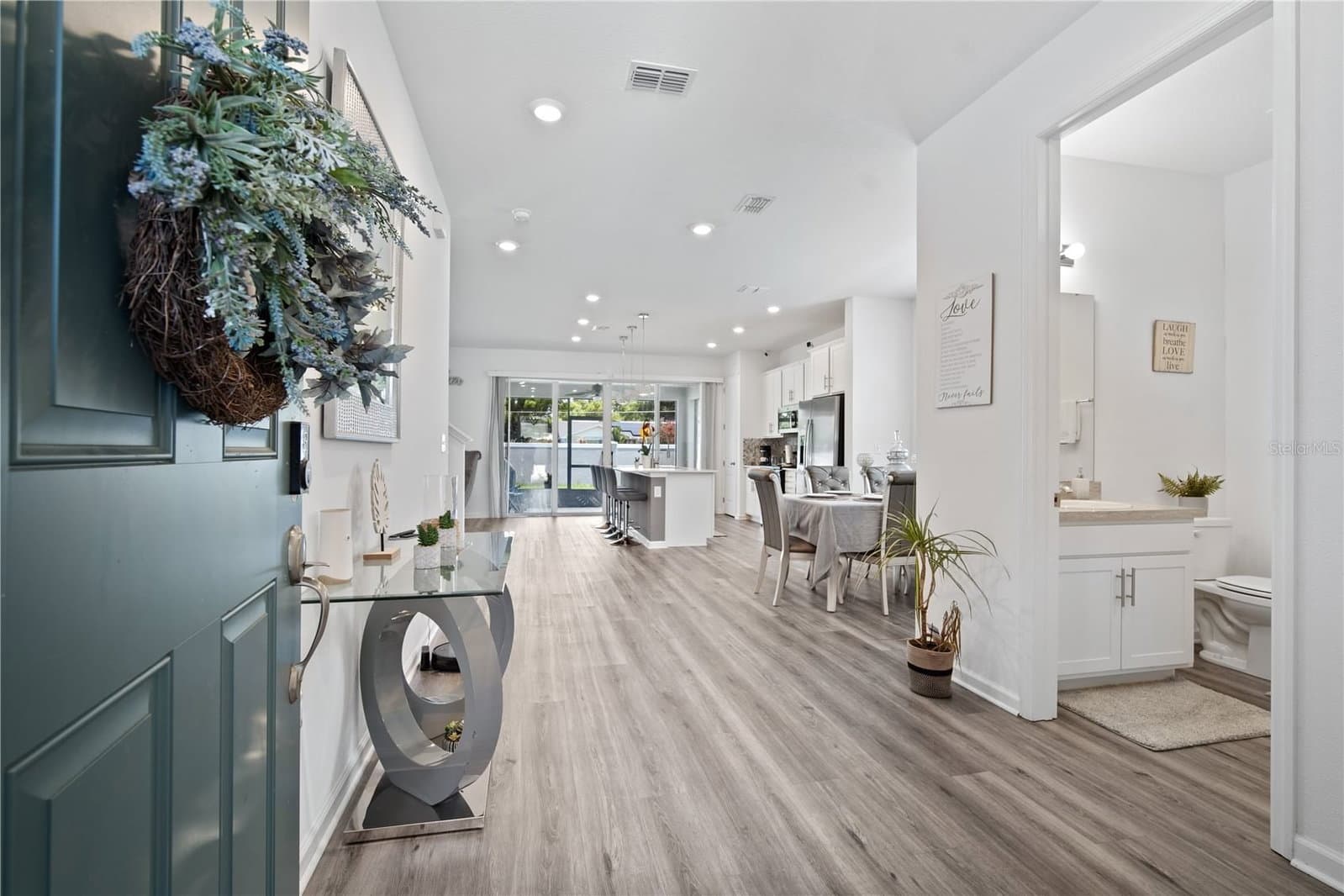 1125 MATTIE POINTE