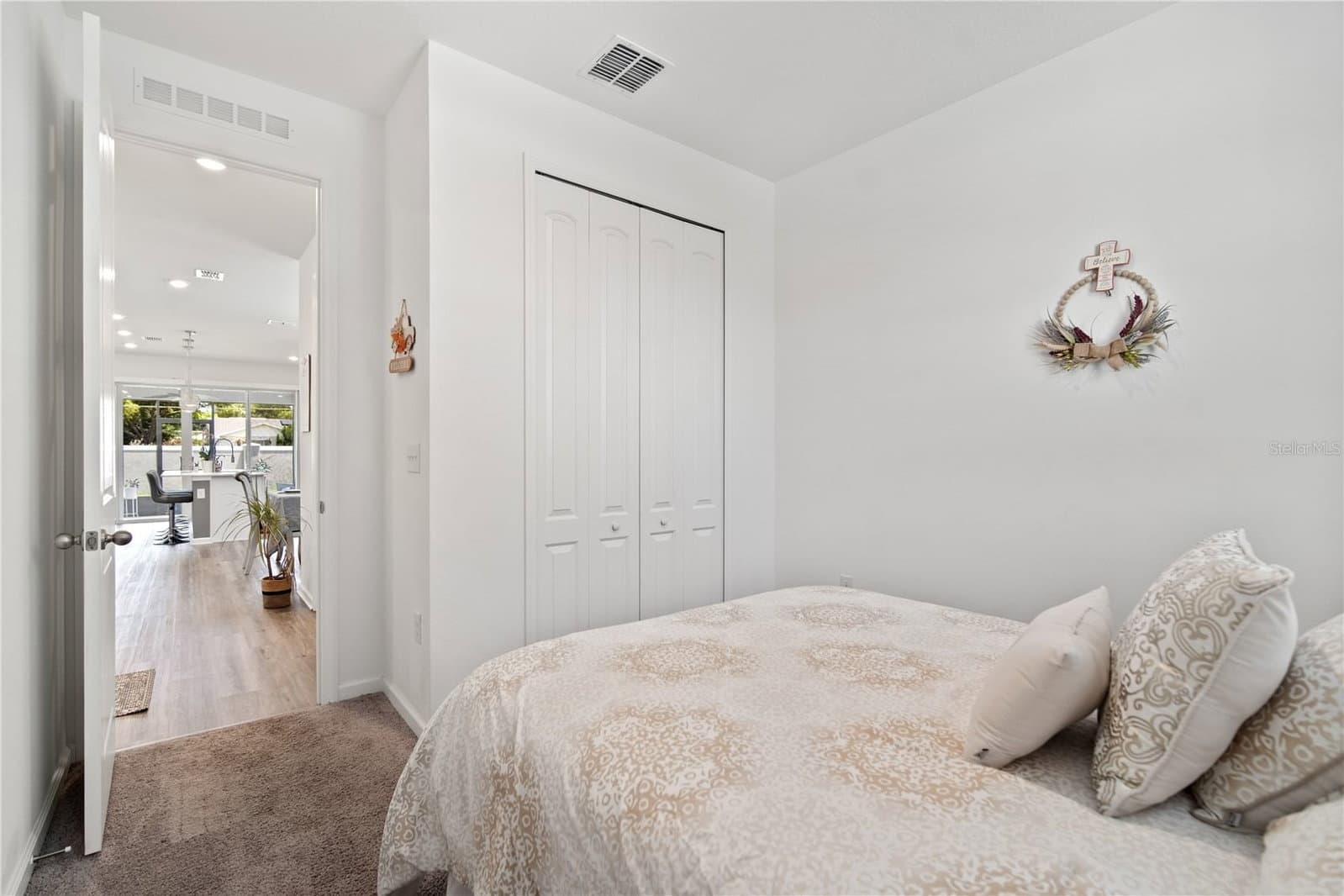 Photo 5 of 1125 MATTIE POINTE
