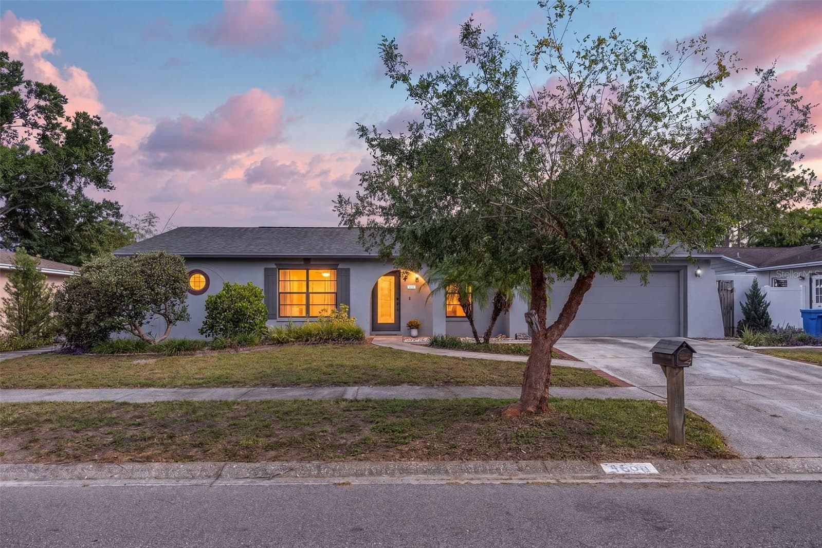 4608 SOUTHBREEZE