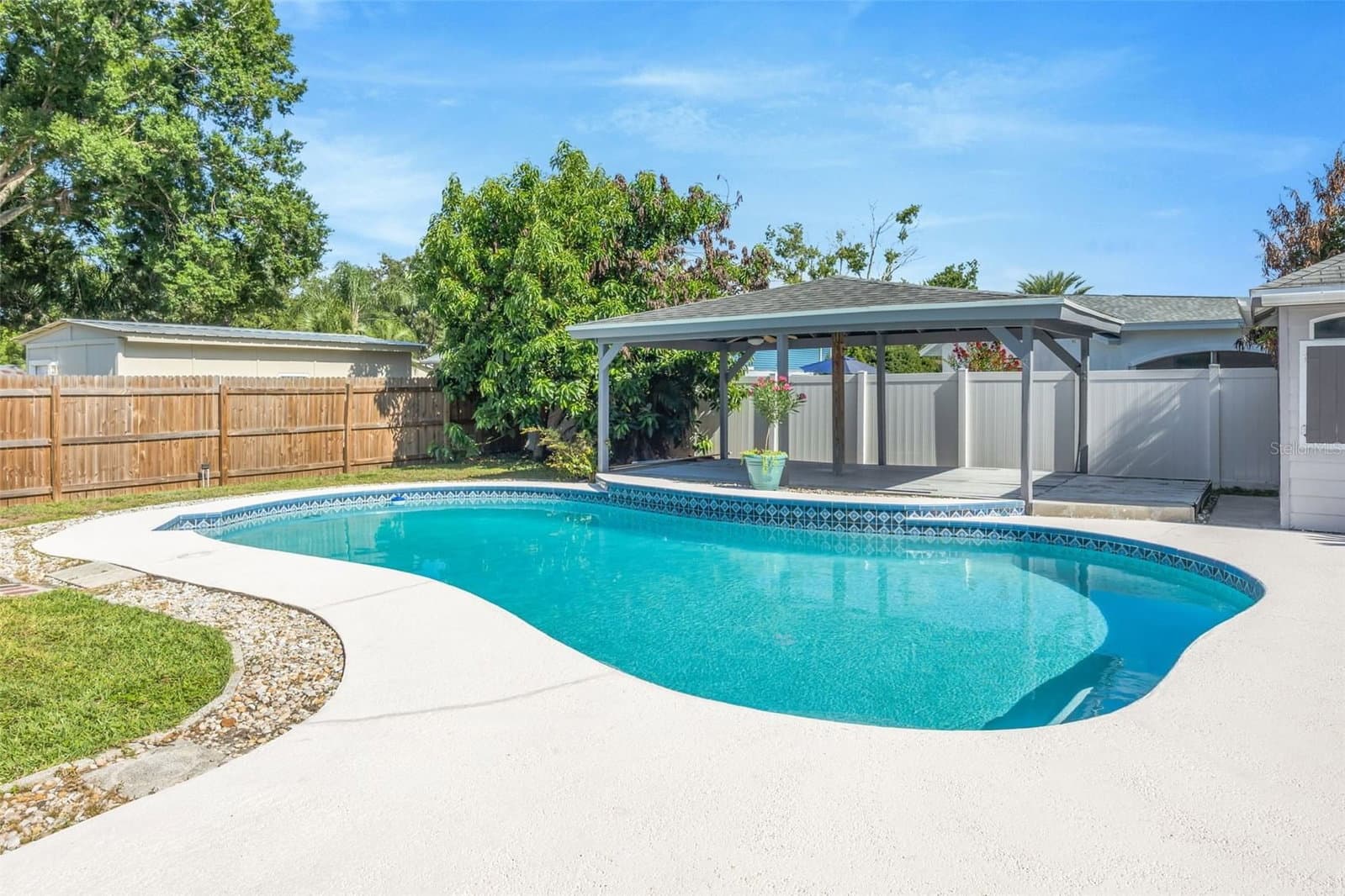 4608 SOUTHBREEZE