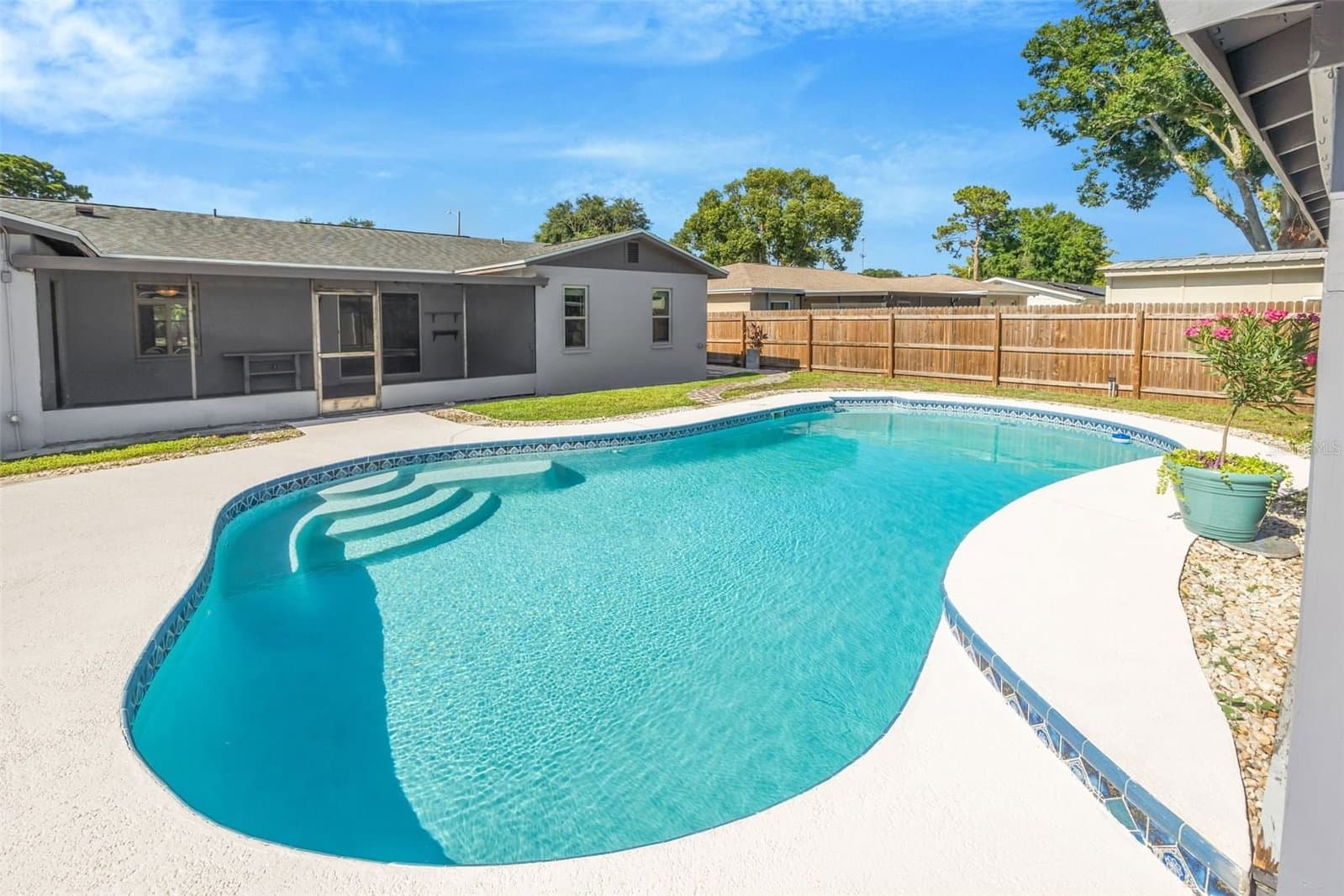 4608 SOUTHBREEZE