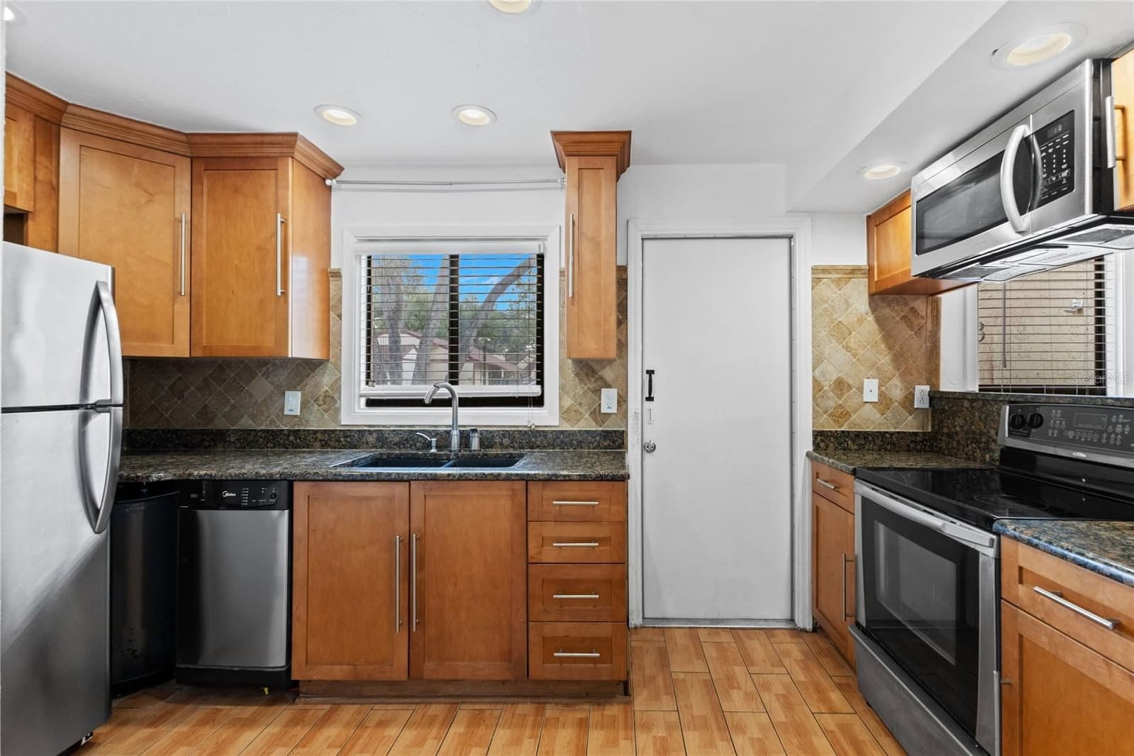 5641 ASHLEY OAKS