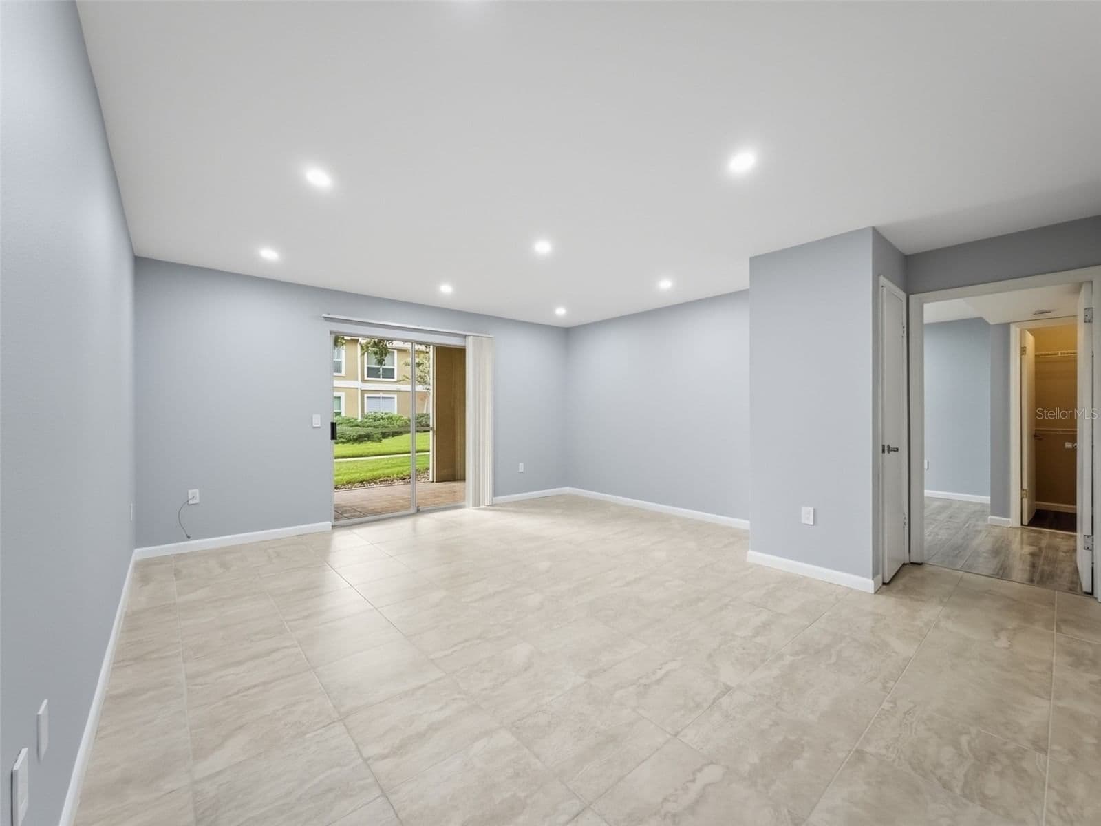 9481 HIGHLAND OAK