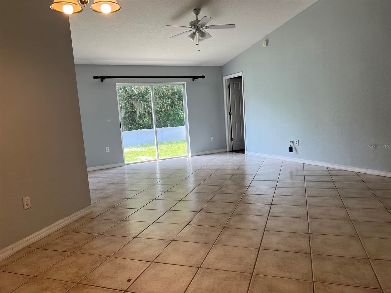 Photo 4 of 18169 SANDY POINTE