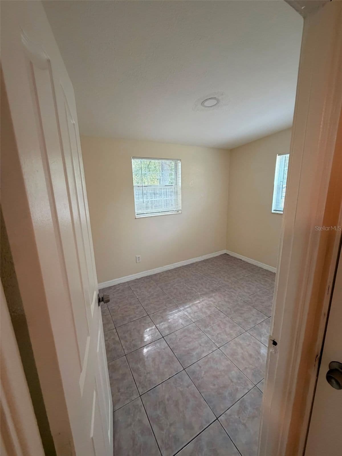 Photo 4 of 1503 LINEBAUGH