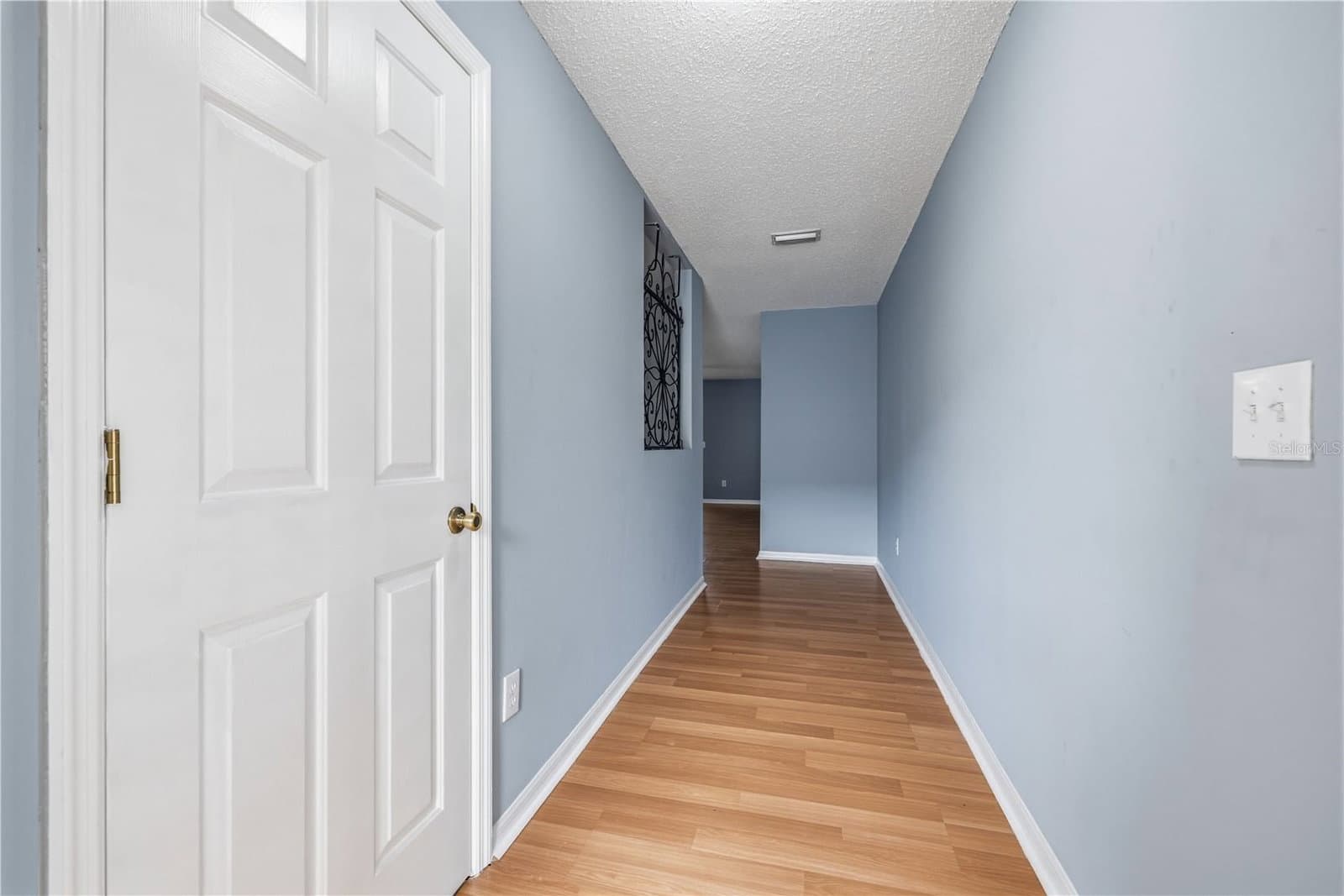 Photo 4 of 8431 EDGEWATER PLACE