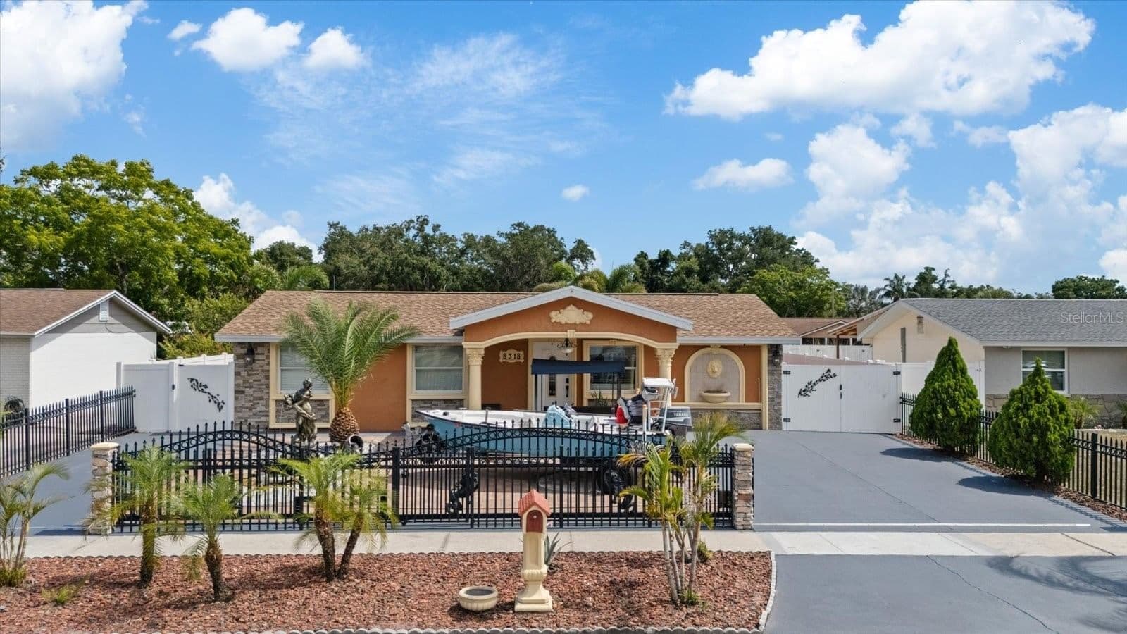 8318 DRYCREEK