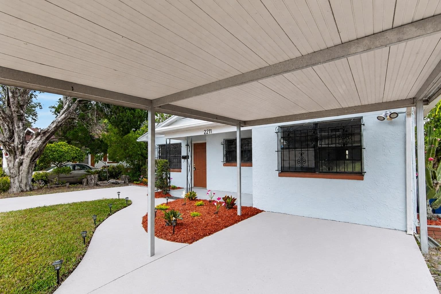 2211 MALLORY