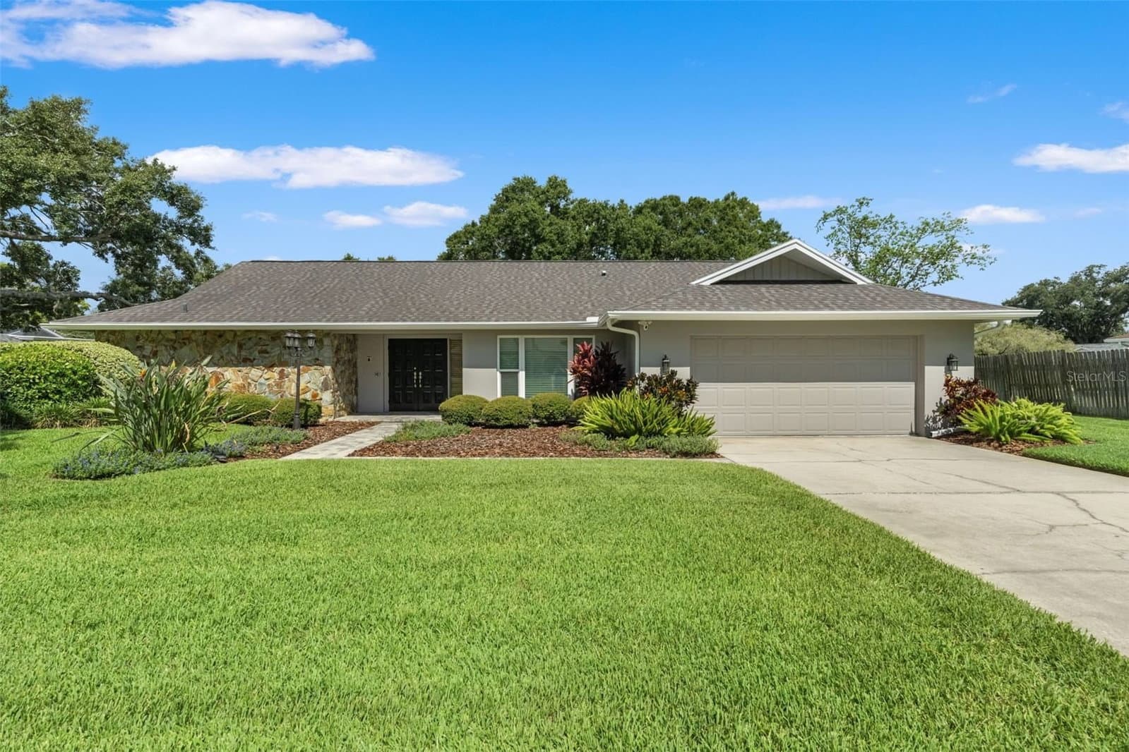 13916 MIDDLE PARK