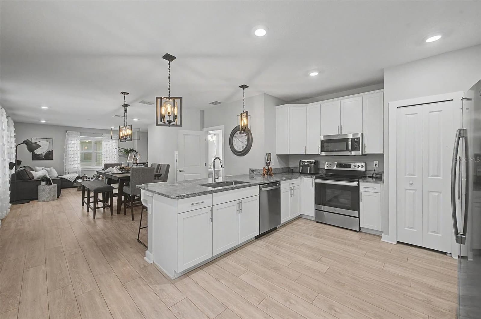 6023 INTERBAY
