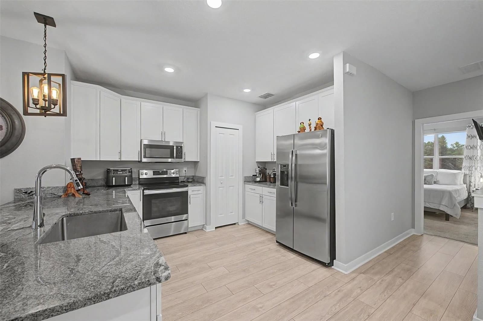 Photo 5 of 6023 INTERBAY