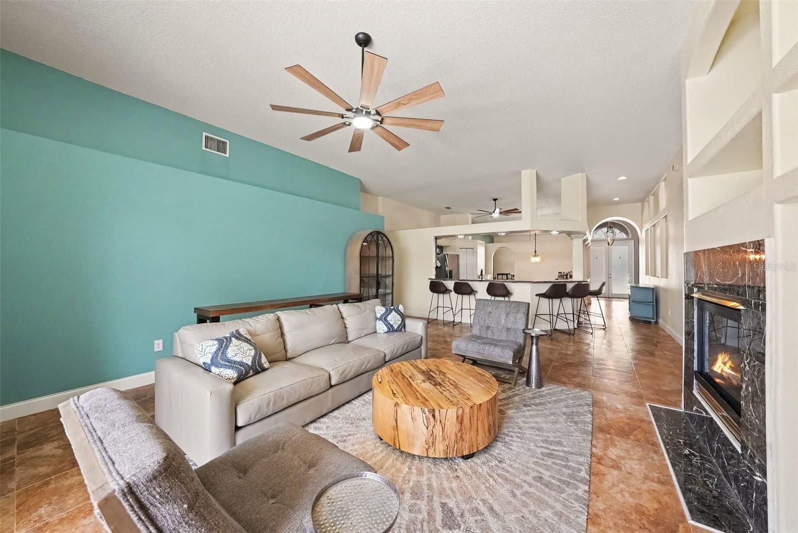 Photo 4 of 18425 EASTWYCK DR