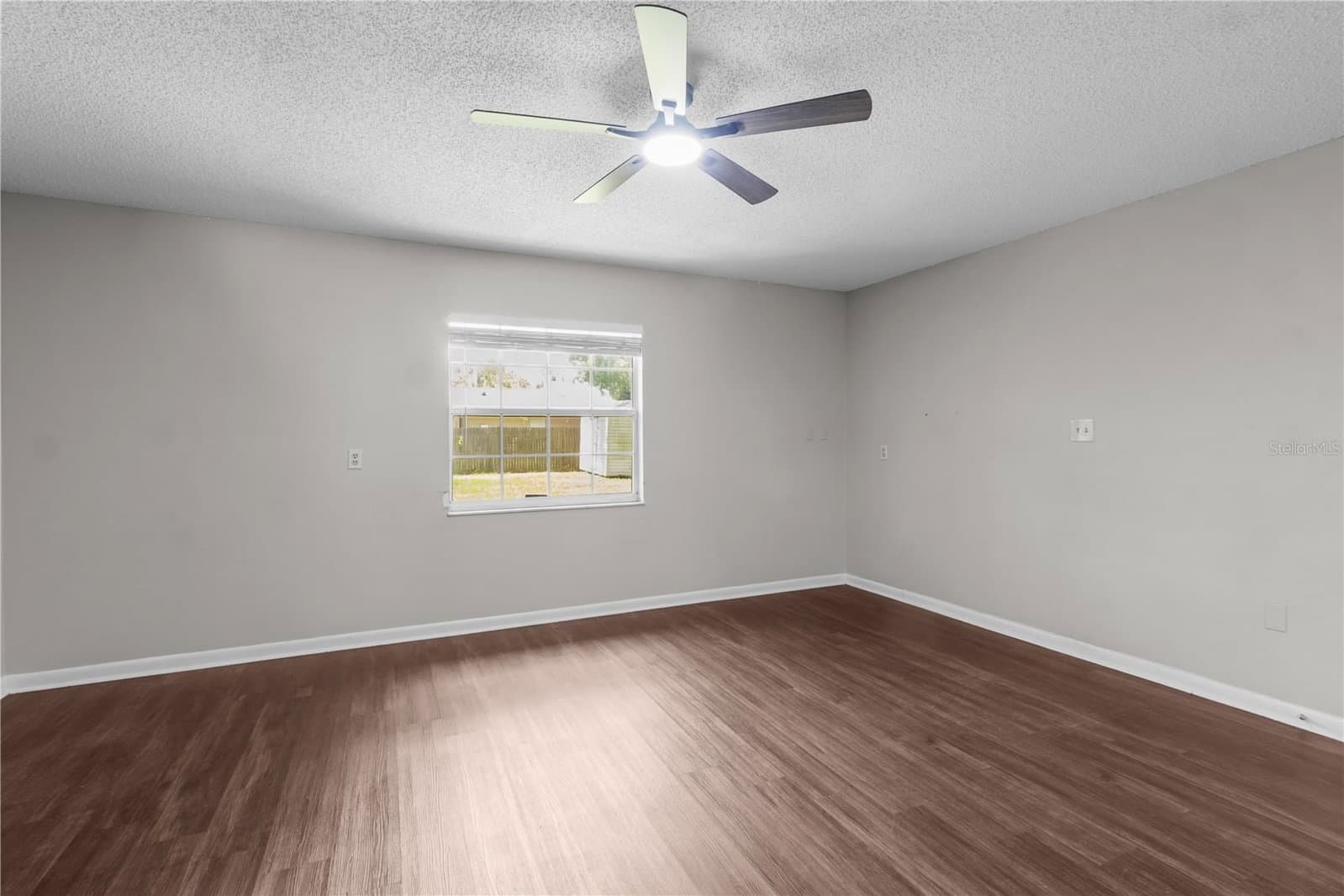 2417 ROSLYN