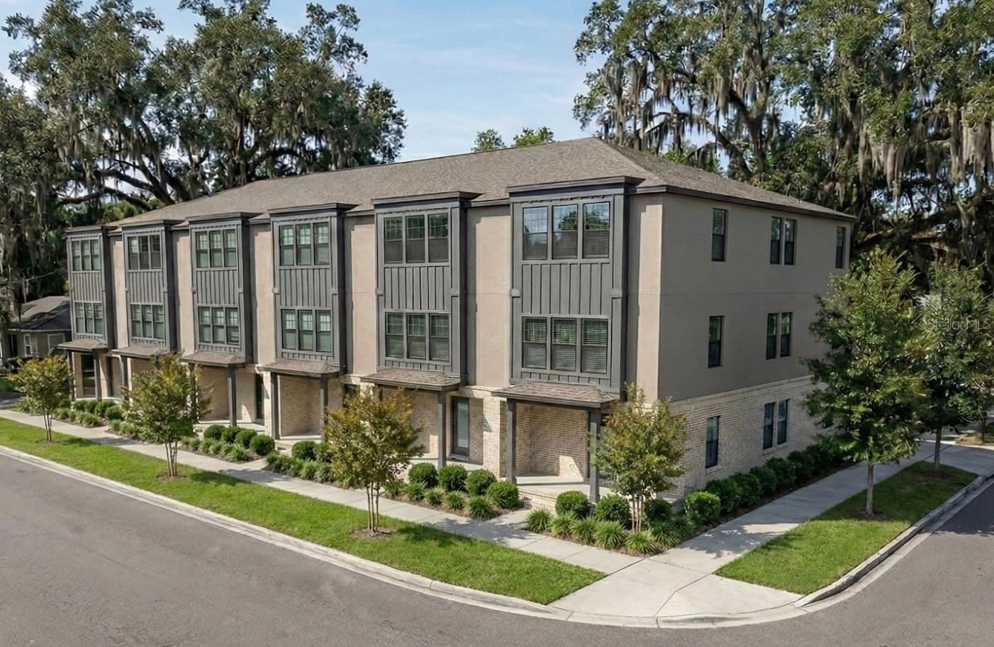 3208 TAMPA