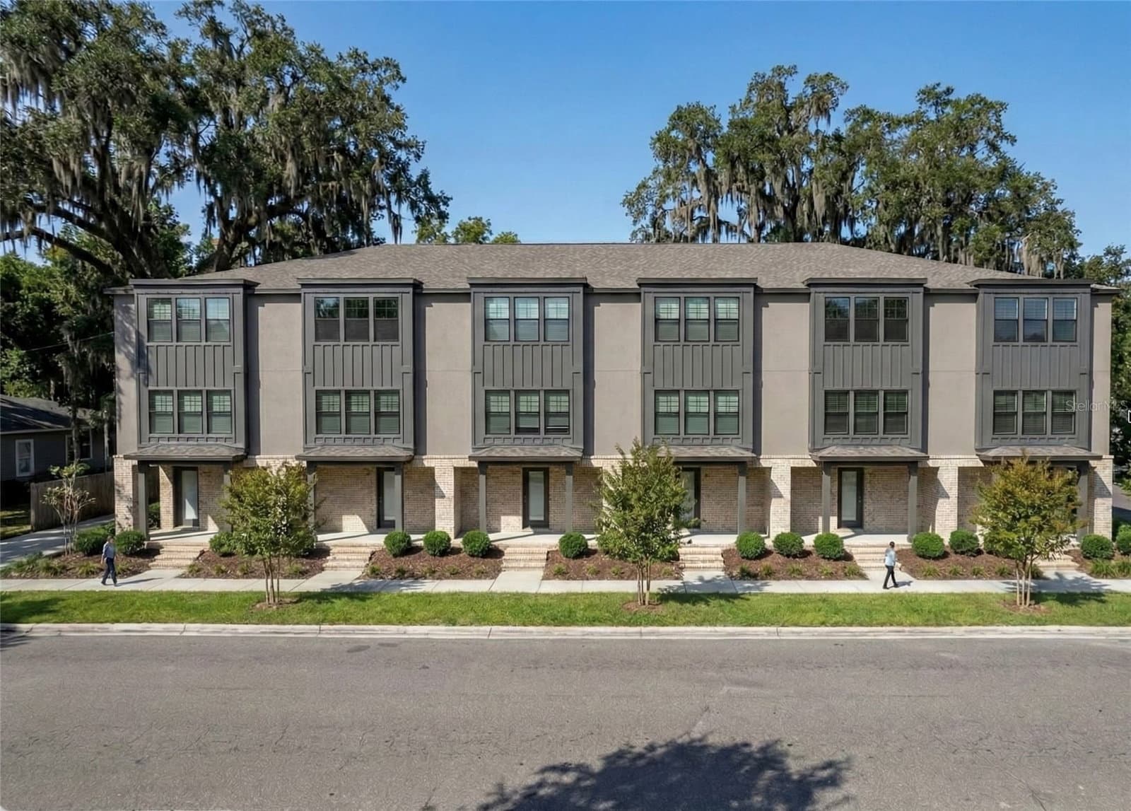 3208 TAMPA