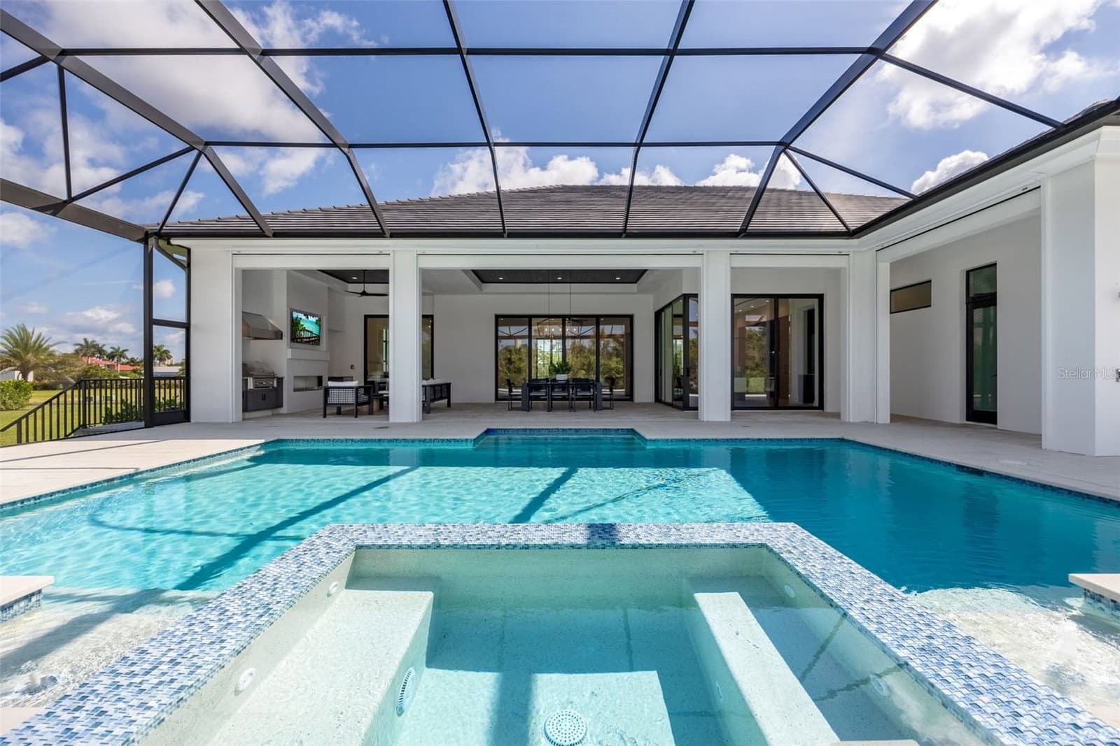 15850 HAMPTON VIEW