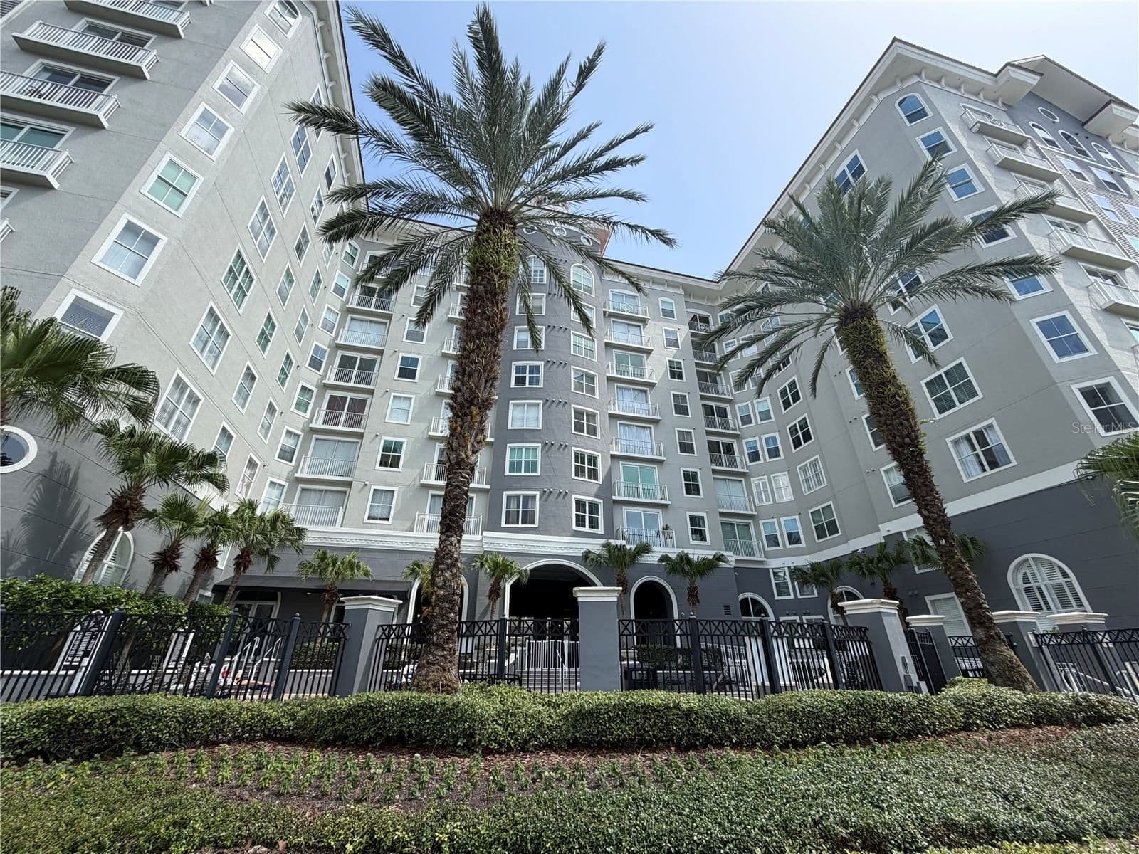 700 HARBOUR ISLAND