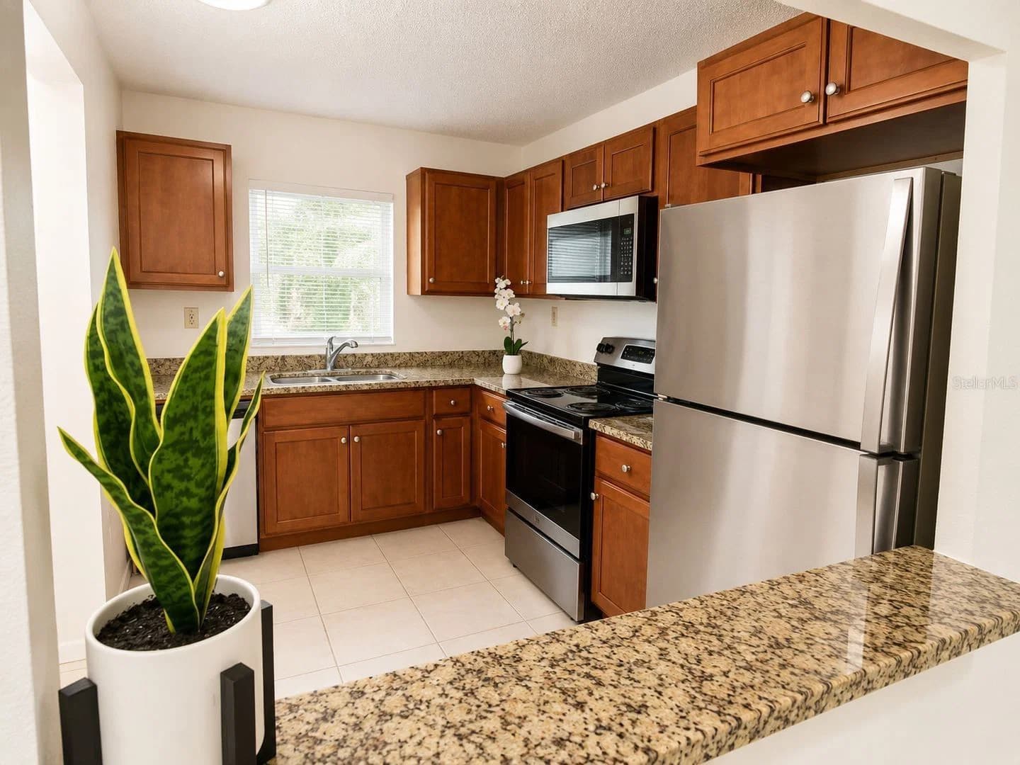 Photo 5 of 2812 SOMERSET PARK Drive #105