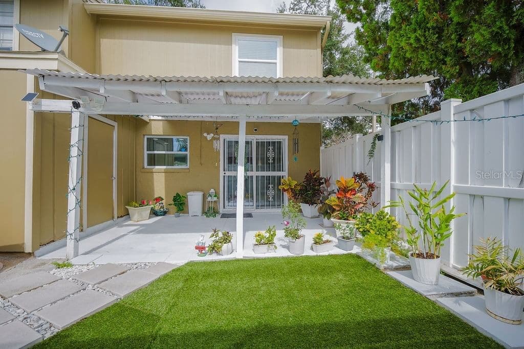Photo 4 of 6902 SOLEDAD