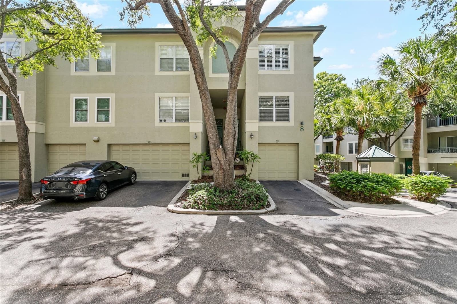 751 CORAL REEF