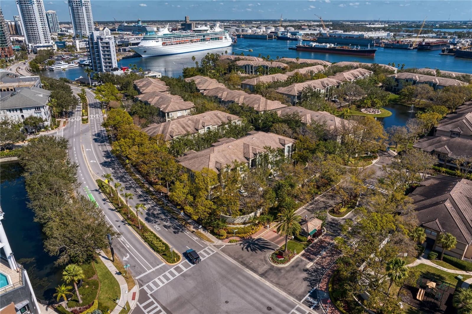 751 CORAL REEF