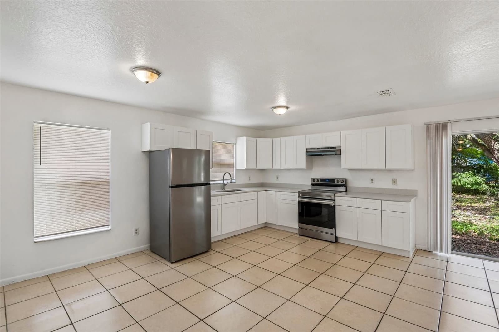 3808 N WHITTIER