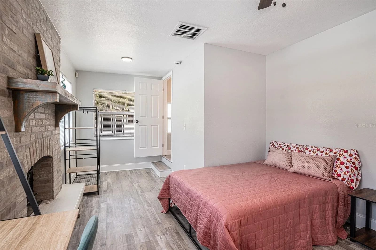Photo 5 of 503 PRADO Place