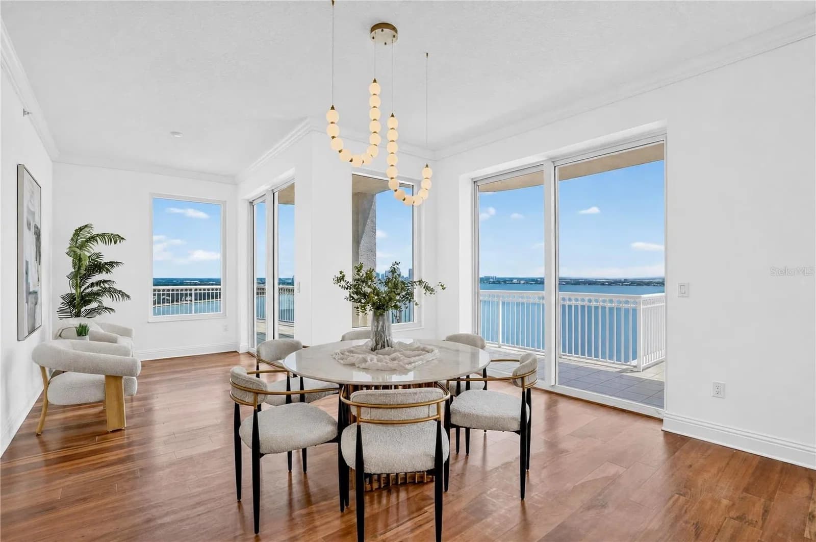 Photo 4 of 3507 BAYSHORE Boulevard #2101