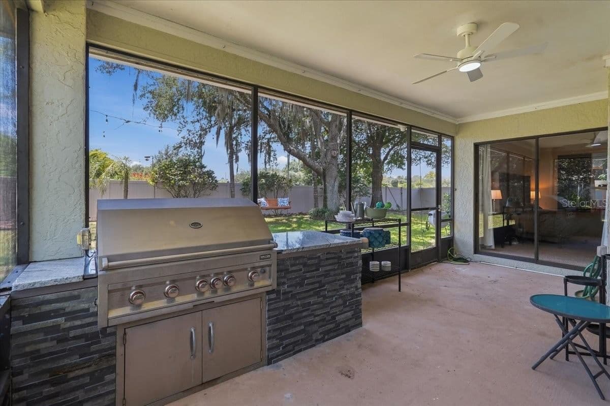 Photo 4 of 16043 PENWOOD