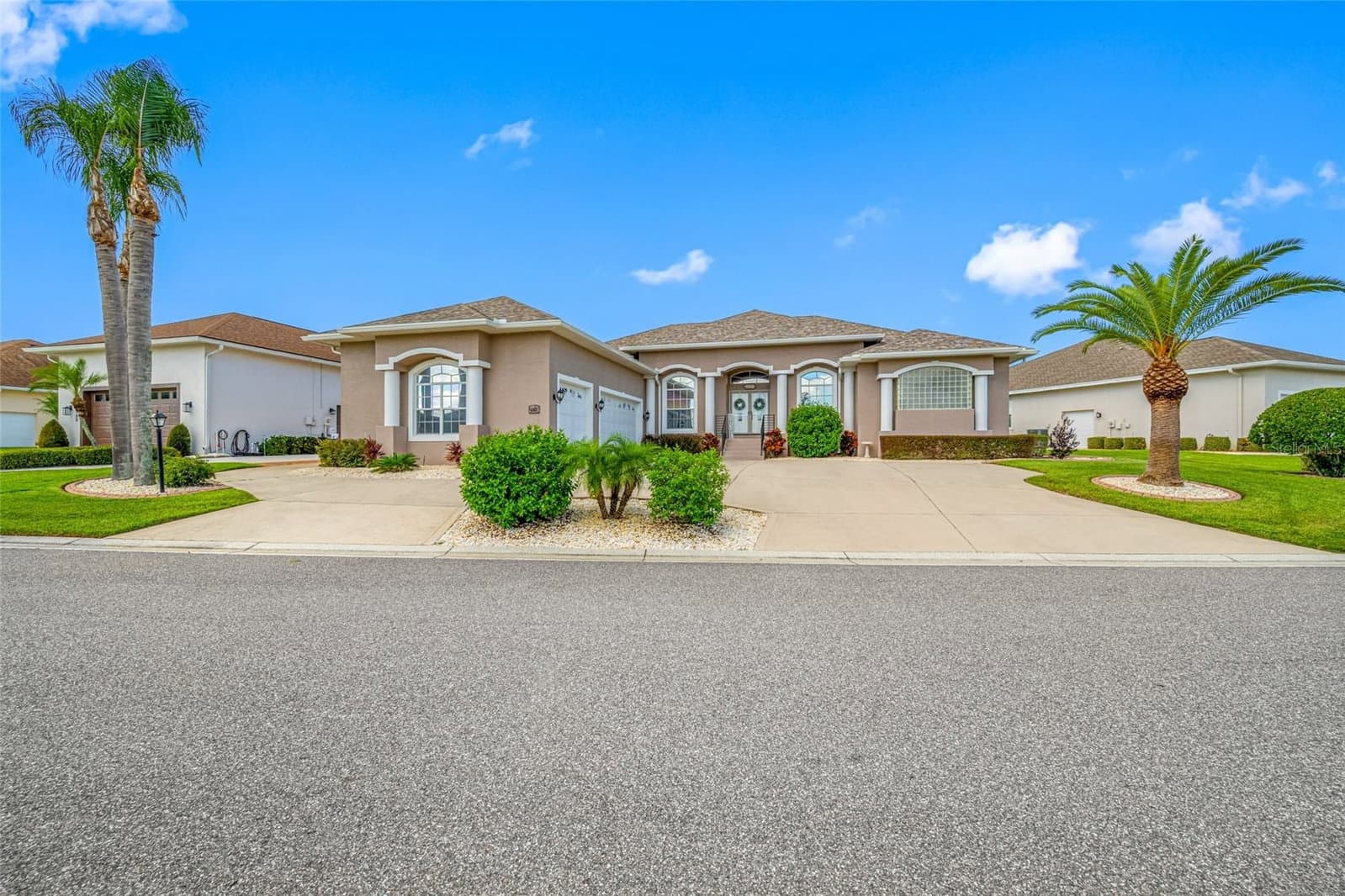 6750 HUNTINGTON HILLS