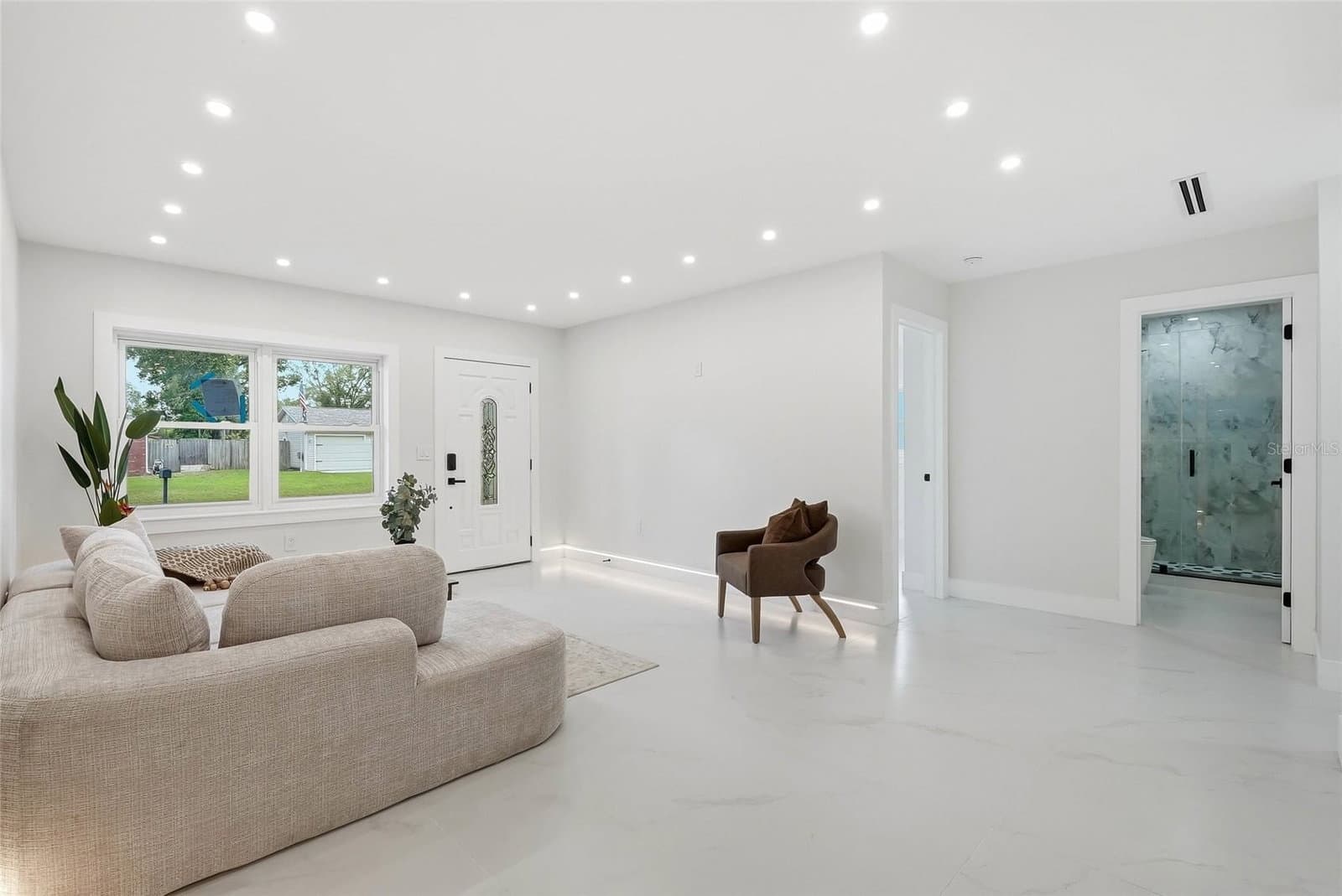 8118 TANGLEWOOD