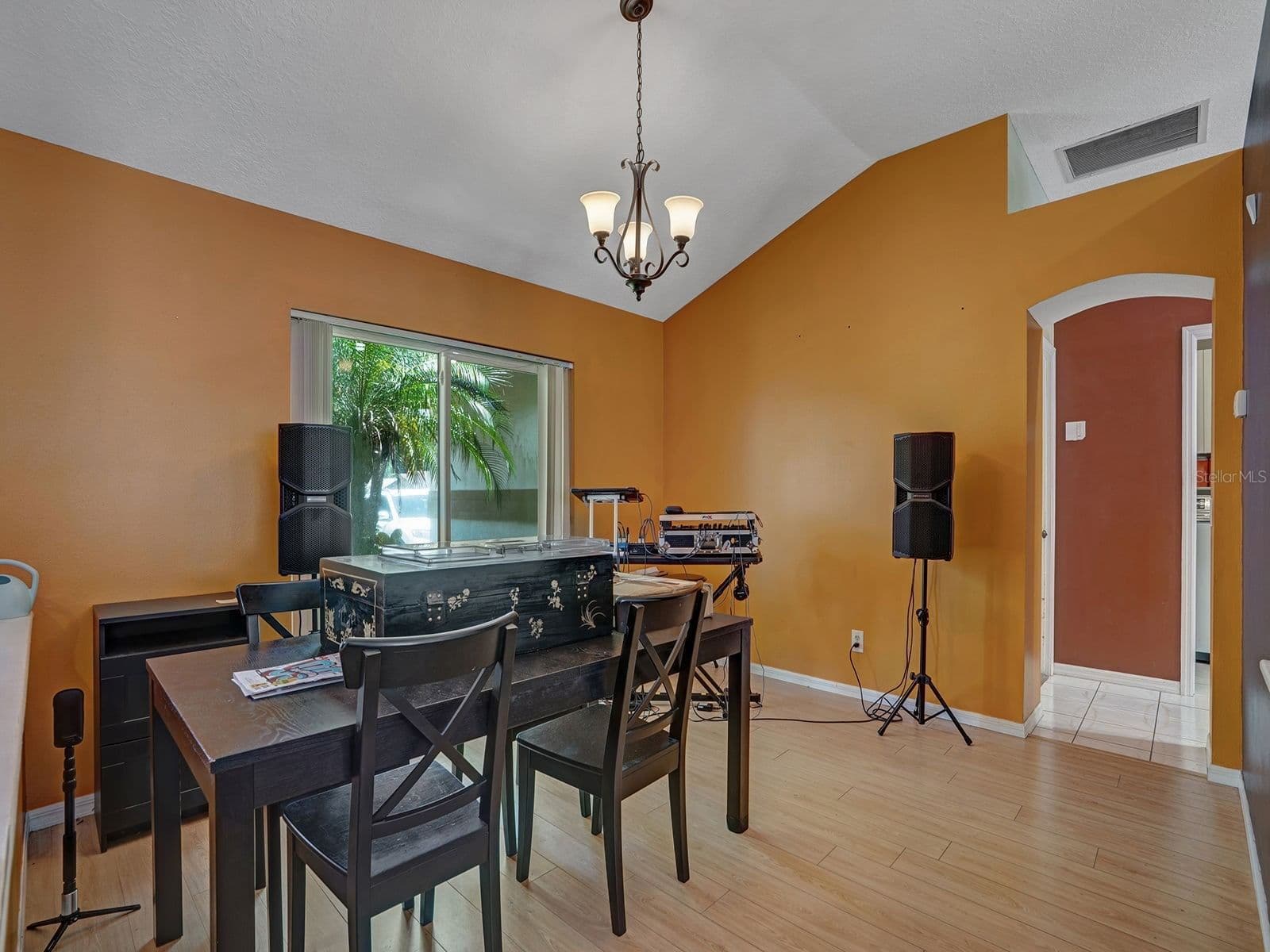 Photo 4 of 6310 TURTLE CREEK