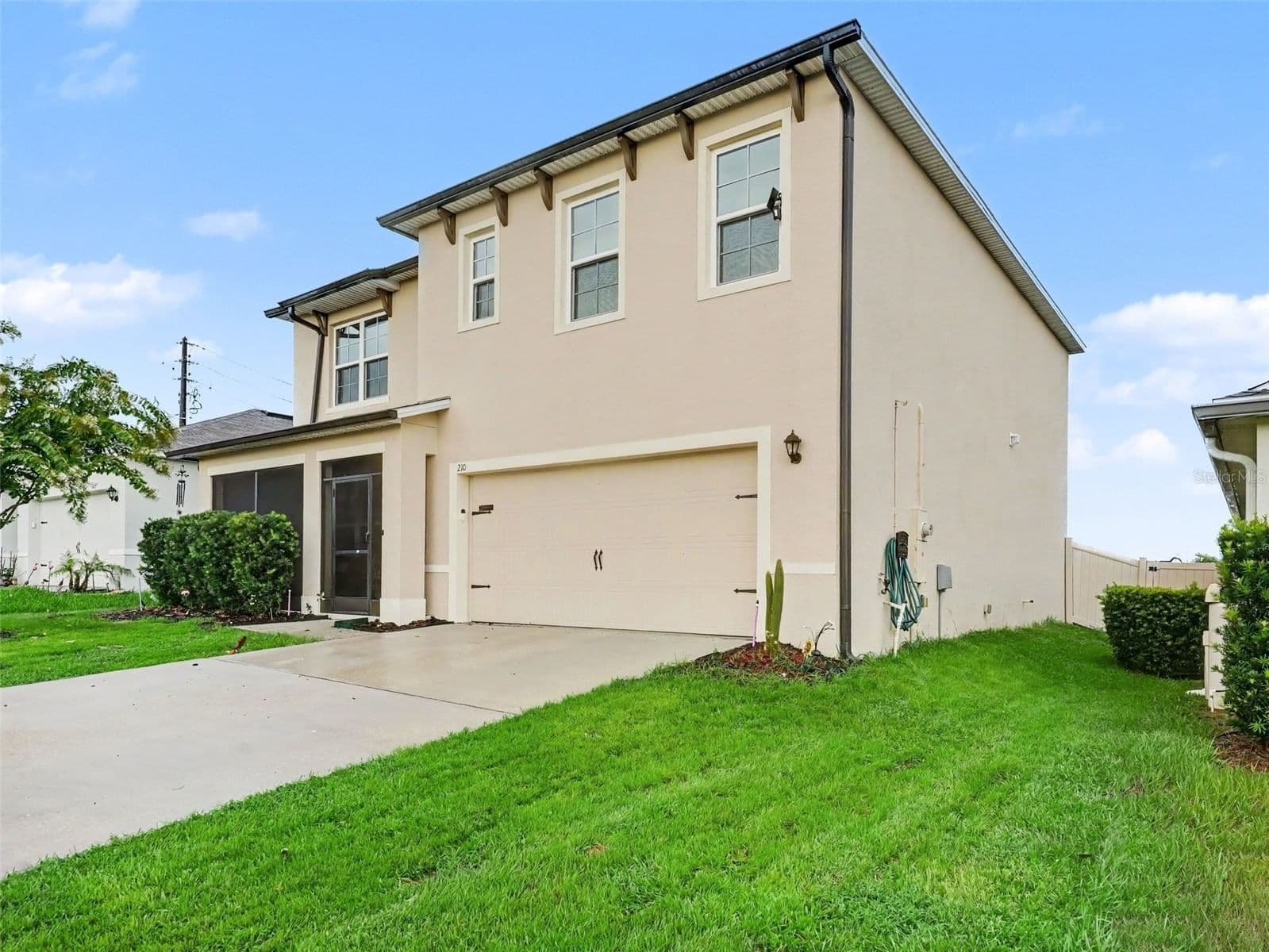 210 MEADOWBROOK