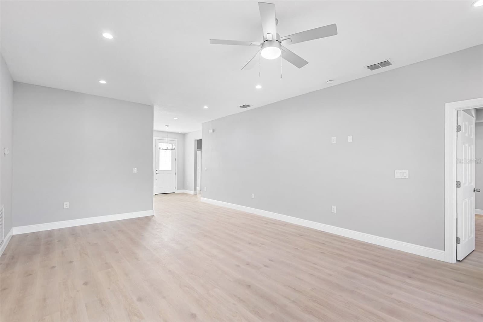 Photo 5 of 2519 AVENUE E