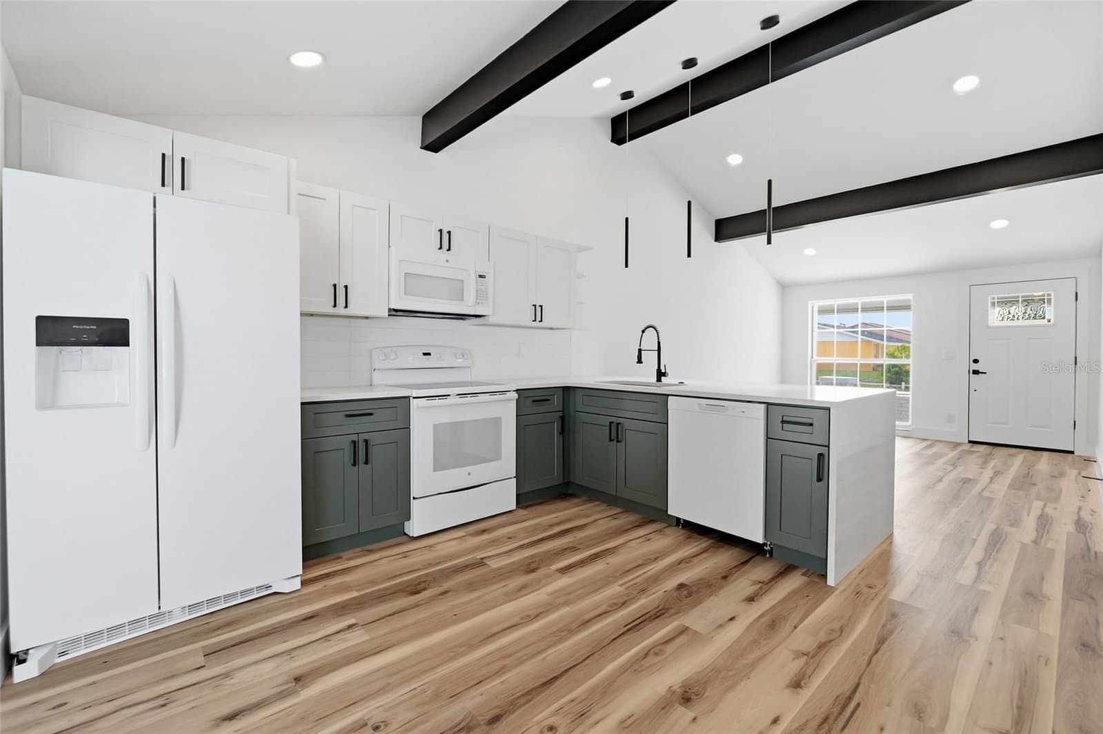 8602 BRIAR GROVE CIR