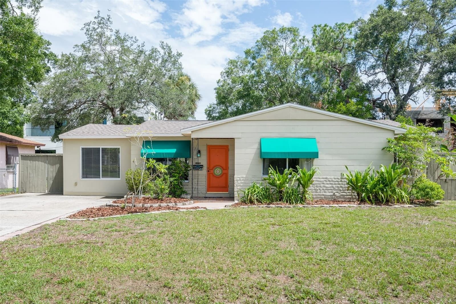 4425 BAY VILLA