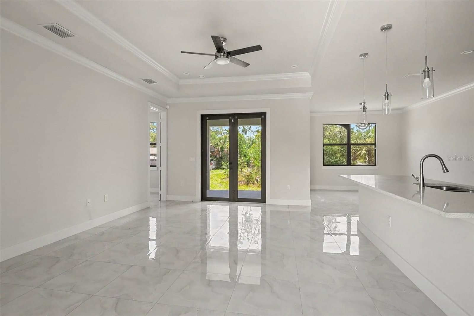 Photo 4 of 2420 52ND