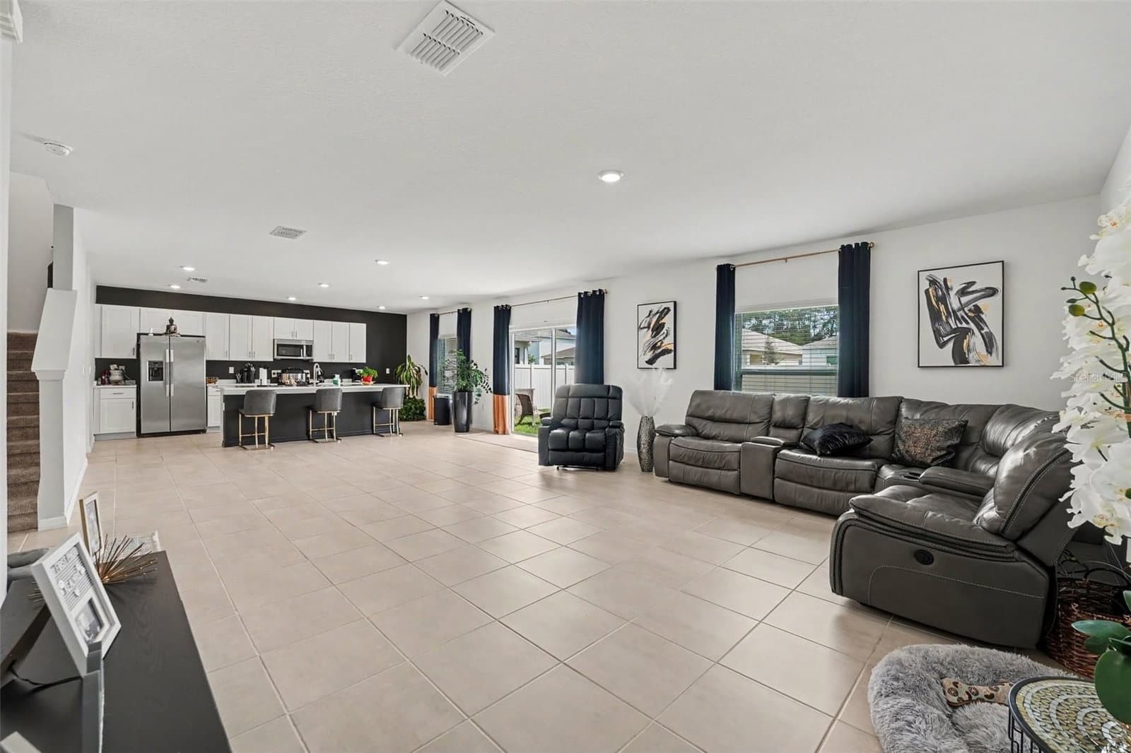 Photo 5 of 2051 ROSEWOOD