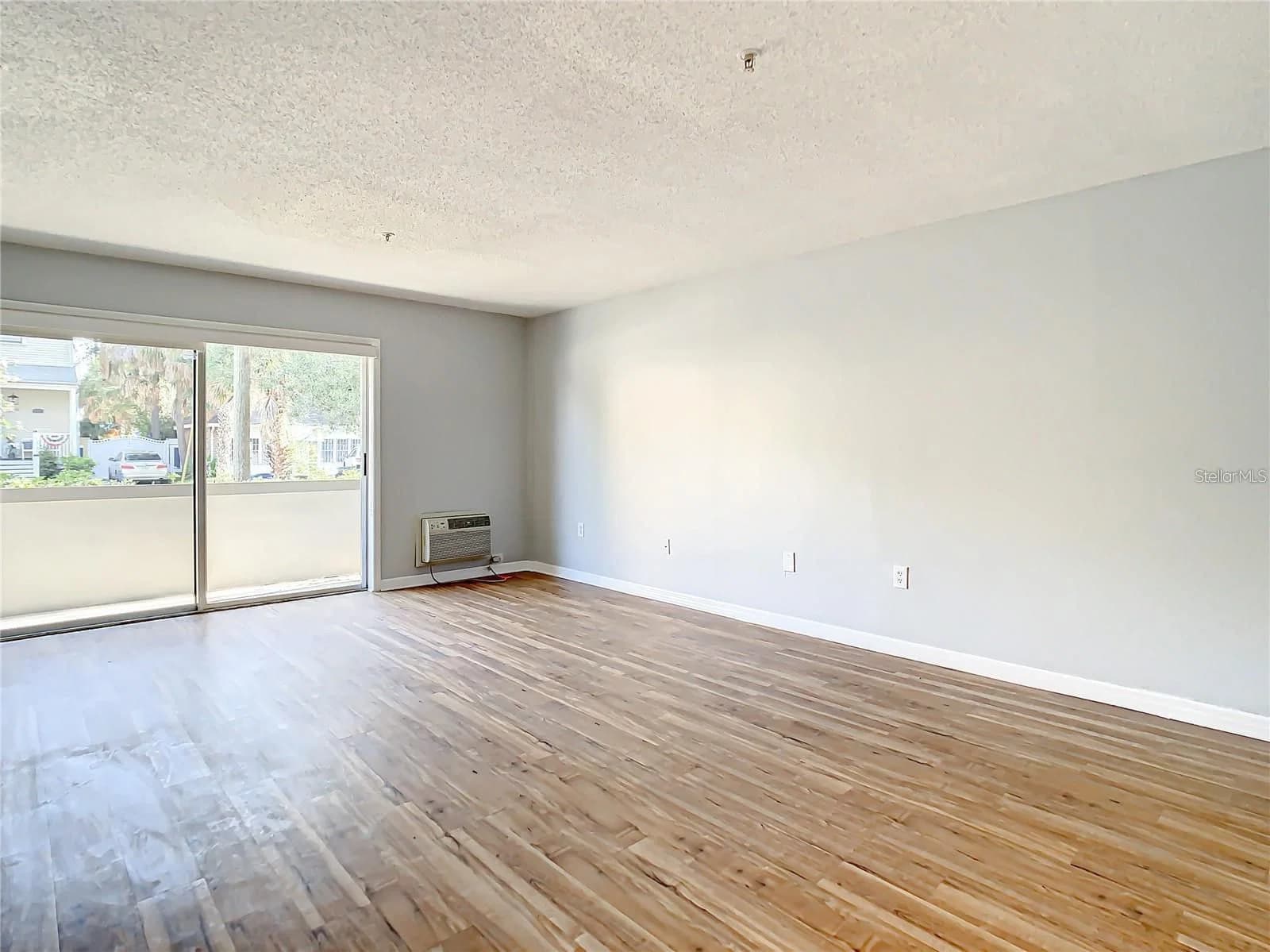 Photo 4 of 406 CEDAR Avenue #107