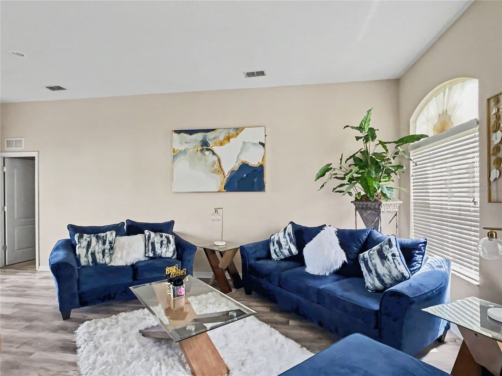 Photo 5 of 8155 WOODVINE