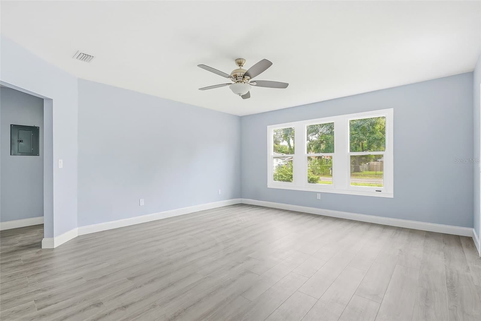 Photo 4 of 8500 BOULEVARD