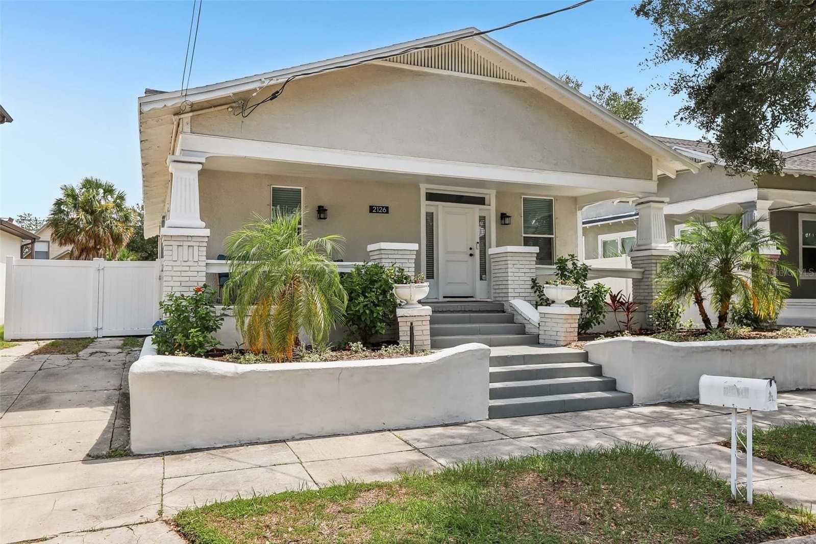2126 BEACH
