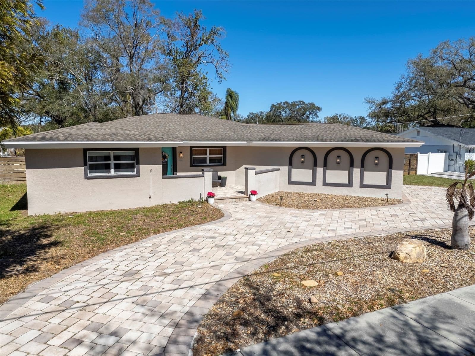 2535 LAKE ELLEN