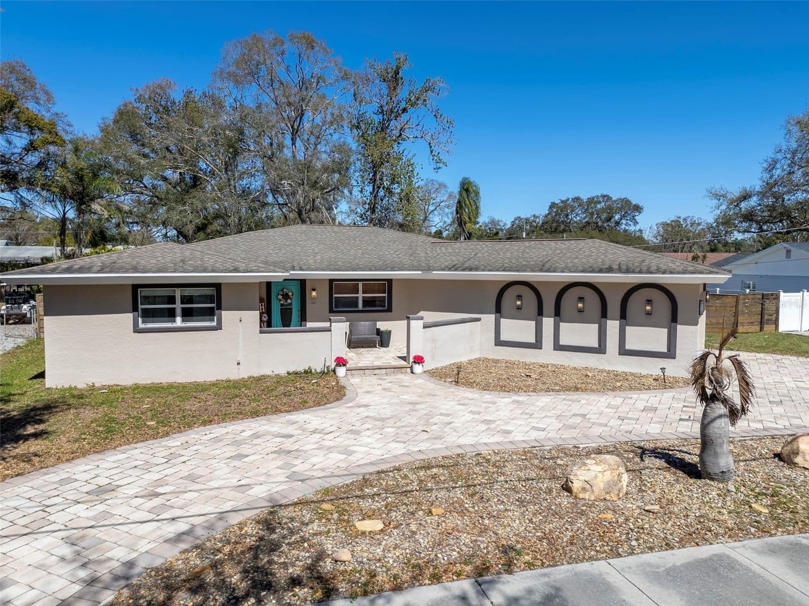 2535 LAKE ELLEN